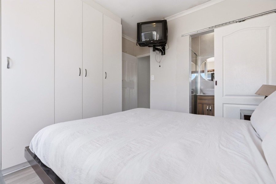To Let 3 Bedroom Property for Rent in Parklands Western Cape